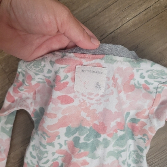 Burt's Bees Baby Organic Cotton Watercolor Floral Zip Up Pajamas Size 12 Months - Picture 5 of 5